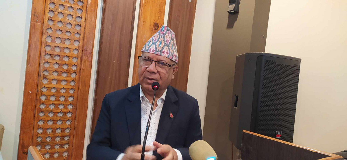 कम्युनिष्टले पार्टी एकताबाट हरेस खानु हुँदैन - माधव नेपाल